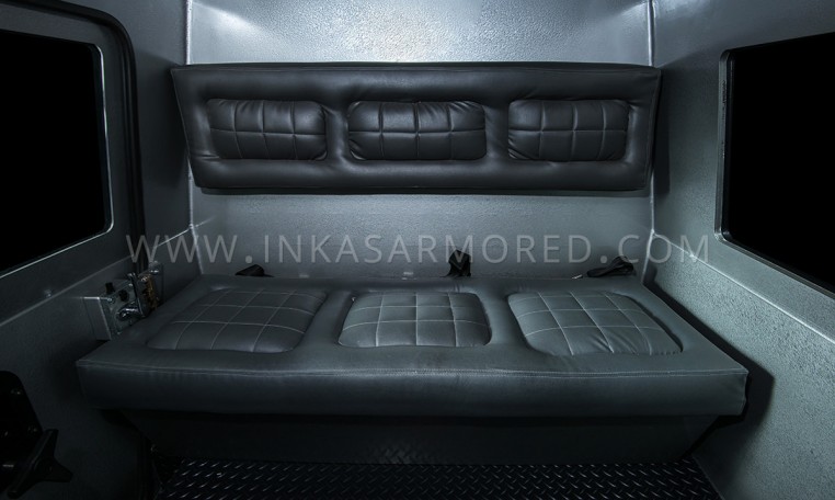 ToyotaLandCruiserCITRearCabin